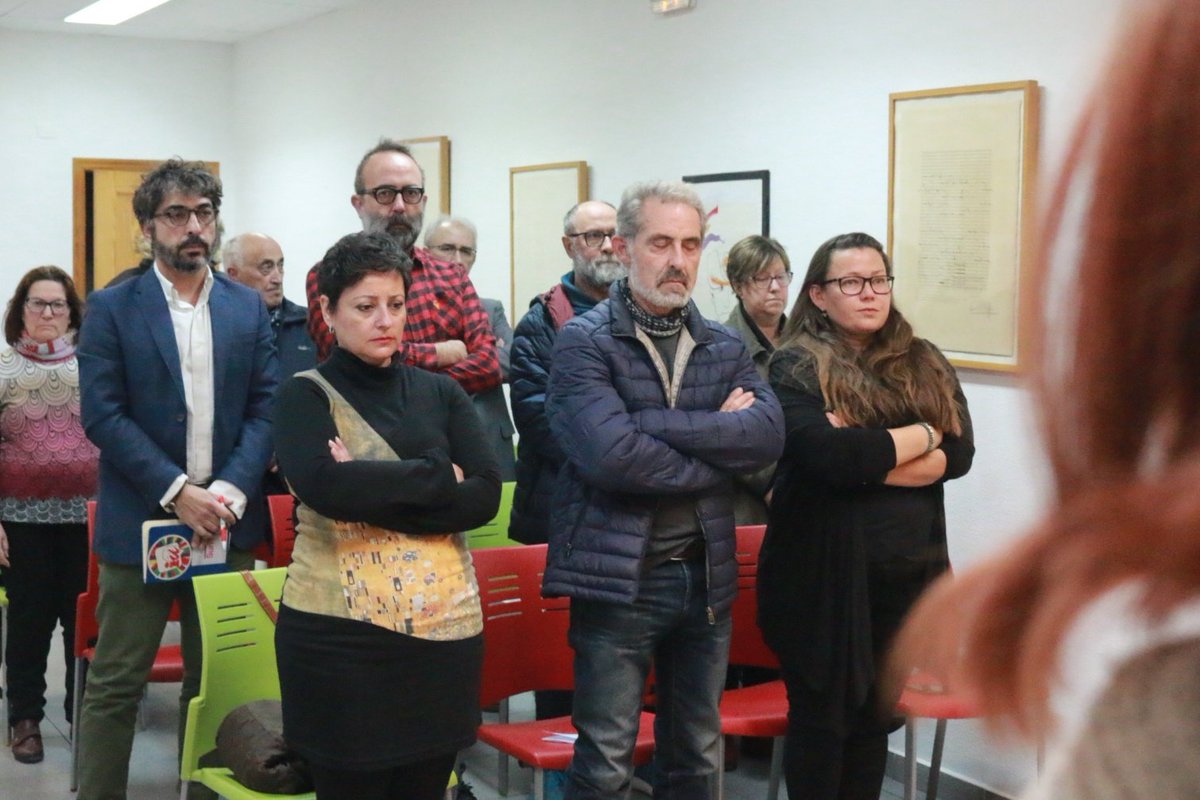 IUVRM's tweet photo. 🇵🇸 Empieza la Coordinadora con un minuto de silencio en memoria del pueblo palestino ante el genocidio intolerable sufrido en manos del gobierno Israelí

No queda más opción que redoblar la presión tanto sobre el gobierno de España, como a nivel internacional por el alto el fuego https://t.co/FV88dom7Bc