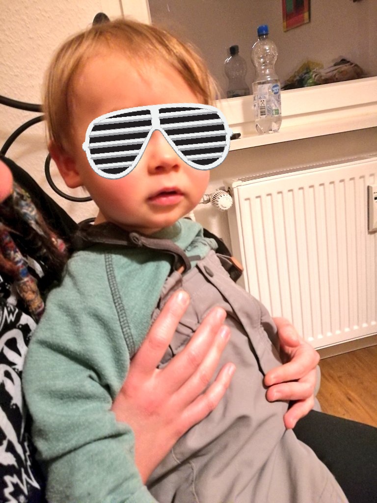 nuclearnightmar's tweet image. Wie die Zeit vergeht!
Unser #Sohn Leon wurde heute 1 Jahr alt! Tante @pianator87 war heute zur Party eingeladen und hat tolle Bücher sowie einen Spielteppich mitgebracht!
@GammelinSandy &amp;amp; ich sagen nochmal danke für den schönen Tag!
#kindergeburtstag #familie #Elternzeit