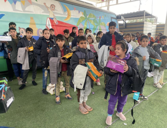 📷📷 It may be cold outside, but our Hope Bus children just received brand-new winter clothes to keep them warm, thanks to your generosity. Together, we're not just providing winter essentials, but wrapping them in love and care. 📷📷 JusticeGate #Iraq #Iraqichildren