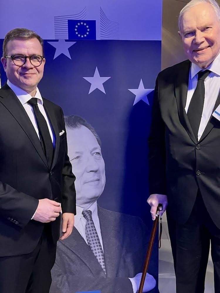 Today the EU leaders honoured the former EU Commission President Jacques Delors, remembered as the great architect of the 🇪🇺 single market and the euro. Honoured to represent Finland with former Prime Minister Paavo Lipponen at the Ceremony of Honour.