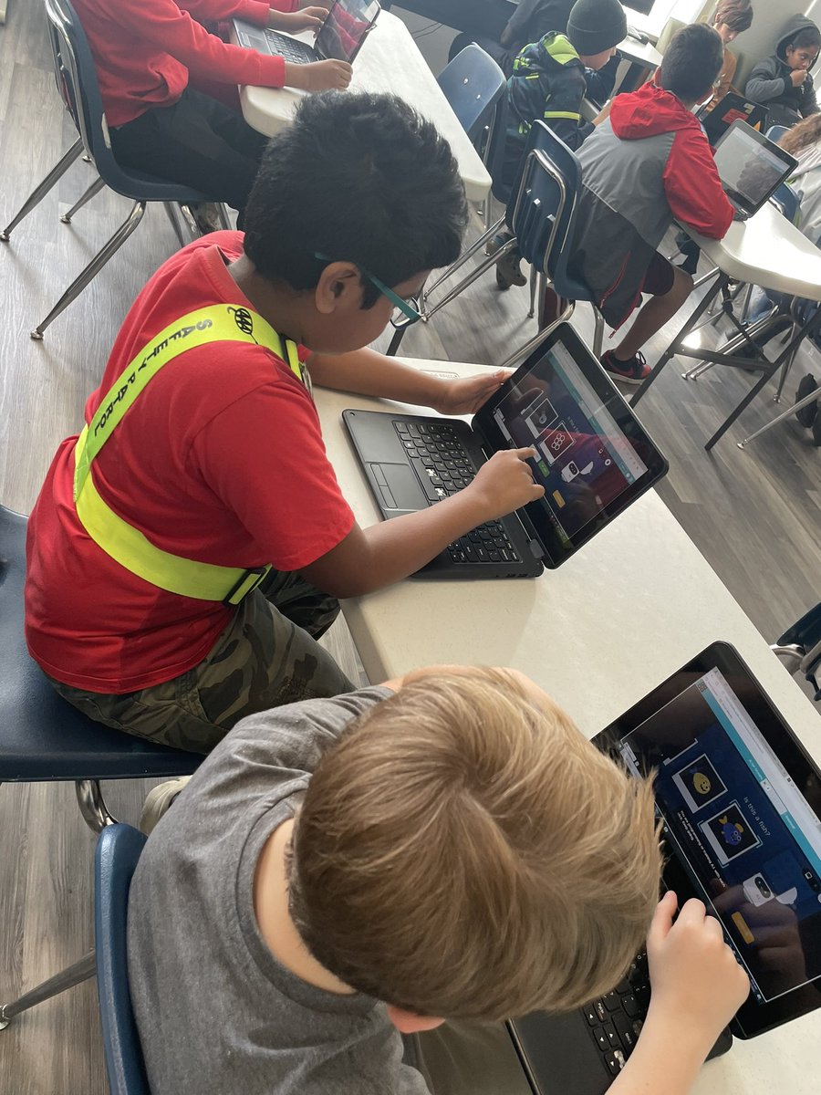 Our @HcpsMango students participated in an #hourofcode experience with community partner @Accenture - They learned about AI, what Accenture does, and coding through different code.org lessons!