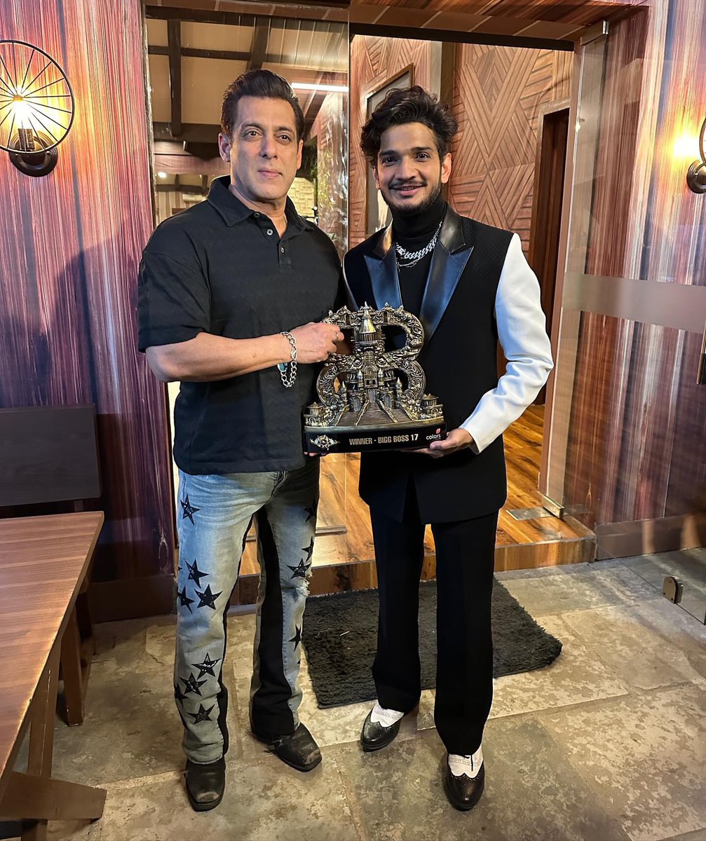 ♥️🔥#TrophyTITLE #MunwarFaruqui #MunawarFaraqui𓃵 #BABYMONSTER1stComeback #jjk249 #BiggBoss17 #BigBoss