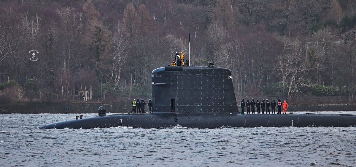 DougieCoullPix's tweet photo. 2/2 - 🏴Today’s French visitor 🇫🇷
#france #french #submarine #submariner #rubisclass #hmnbclyde #navy #frenchnavy #frenchsubmarine https://t.co/SOvUin7pTu