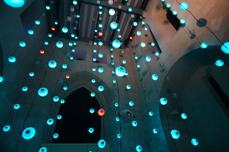 ArtsetMetiers's tweet photo. #Installationartistique 🚀
👉 Jusqu'au 25 février, découvrez nos deux installations artistiques [aiskju:b] - A cosmic sound laboratory by Tim Otto Roth et #Vitae d'Anilore Banon ⚛️✨

#ExpoExplorer #AIS3 #icecube #neutrinos #infinimentpetit #Lune #Paix #Espace #Sciences https://t.co/DqideKvUbJ