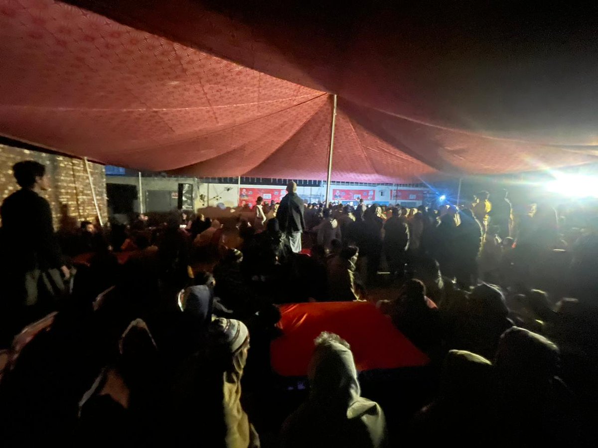 InsafPK's tweet photo. اِیَّاکَ نَعۡبُدُ وَ اِیَّاکَ نَسۡتَعِیۡنُ
الیکشن کمپین 2024 #NA67 #PP37
شہنشاہ تعمیروترقی بانی ضلع حافظ آباد سابق ایم این اے چوہدری مہدی حسن بھٹی کی یونین کونسل پیرے دا کوٹ کلیانوالہ گاؤں کلیروالا اور گاجر گولا اسٹیشن ۔ کوٹ پناہ آمد اہلیانِ گاؤں کی جانب سے پرتپاک استقبال مکمل ووٹ سپورٹ حمایت کا اعلان انشاءاللہ MPA پی پی 37 چوہدری اسد اللہ آرائیں بھی ہمراہ۔
انشاءاللہ 8 فروری کو حق سچ کی جیت ہوگی
#ناانصافی_کا_بدلہ_ووٹ_سے