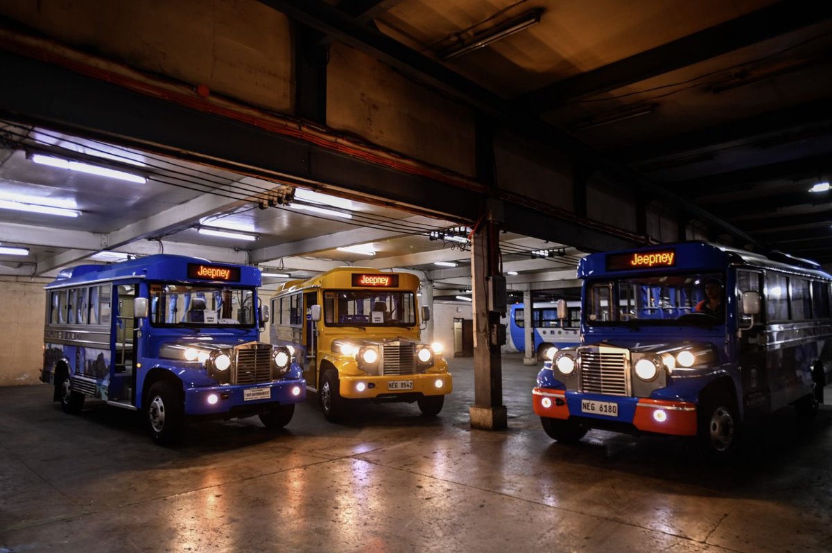 PunchTheLies's tweet photo. Jeepney mula China? Ito ang dapat harangan. Mayroon tayong sariling jeepney manufacturer. Mas mura, mas maganda, mas matibay. Tangkilikin ang sariling atin! 

Kung ipilit nila ito, ibig sabihin may kikita ng malaki! https://t.co/bpTLWuSW7L
