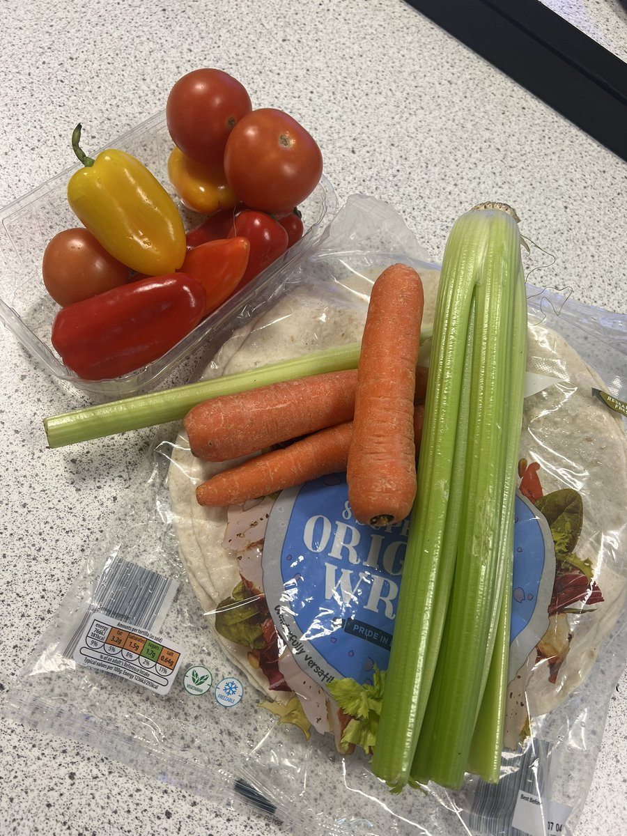 MrsOrwinPE's tweet photo. Another successful day in the kitchen @AstreaDearne Thank you for the kindness and generosity from a year 7 parent who donated extra ingredients for other scholars today 🥰 ❤️ Very much appreciated by myself and the scholars who benefited from your kindness 🤗 https://t.co/8zkL84yJAB