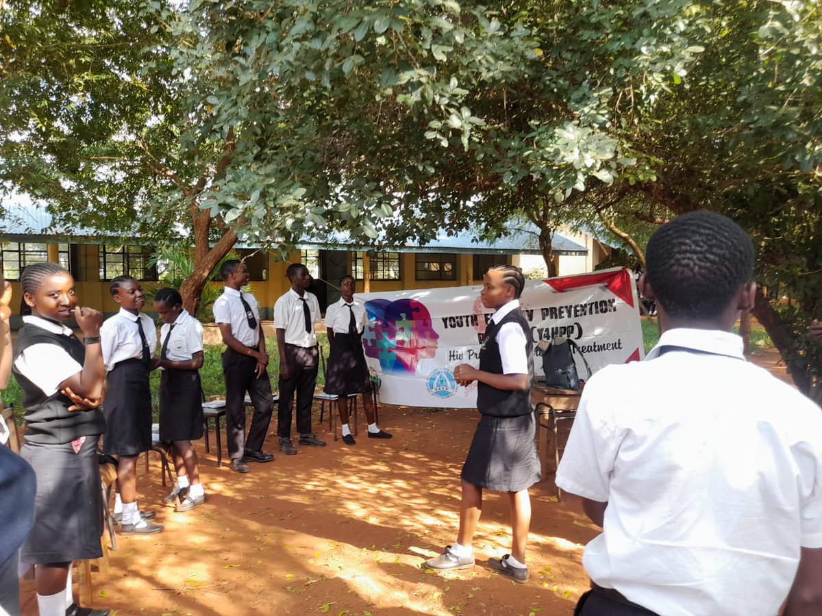 DreamAchieversk's tweet photo. We spent a phenomenal day with the spirited learners at Langobaya Secondary.Our focus: Guidance and counseling skills—equipping these bright minds with tools for navigating life, including crucial discussions on HIV/AIDS.
#DayoSpeaks #Y4HPP #ahfkenya #ahfafrica https://t.co/6IoJzsCGoW