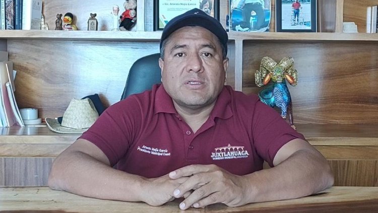 TiempoDigitalMx's tweet image. #Enero2024 Exhortó el #edil de Santiago #Juxtlahuaca Arsenio Lorenzo Mejía García a los grupos #triquis #MULT, #UBISORT y #MULTI a tener voluntad para lograr el acuerdo de paz que tanta falta hace en esa región.
#Oaxaca 
📸  Redes