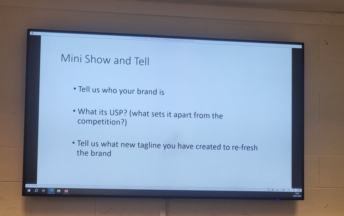 BrunelMAmediaPR's tweet photo. Seminar sessions are always a class favourite. It's when we get to apply the theoretical aspects of what we learn in class to real-life casestudies, and it allows us to think like experts offering solutions for our 'clients'.😊
#PRStudies #ClassShowAndTell #BrunelUniversity https://t.co/7YFO9rScxm