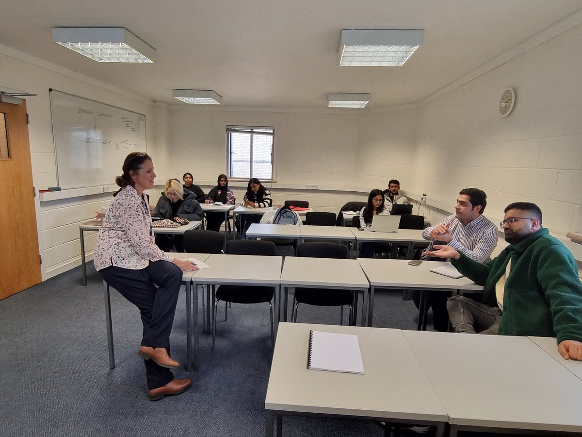 BrunelMAmediaPR's tweet photo. Seminar sessions are always a class favourite. It's when we get to apply the theoretical aspects of what we learn in class to real-life casestudies, and it allows us to think like experts offering solutions for our 'clients'.😊
#PRStudies #ClassShowAndTell #BrunelUniversity https://t.co/7YFO9rScxm