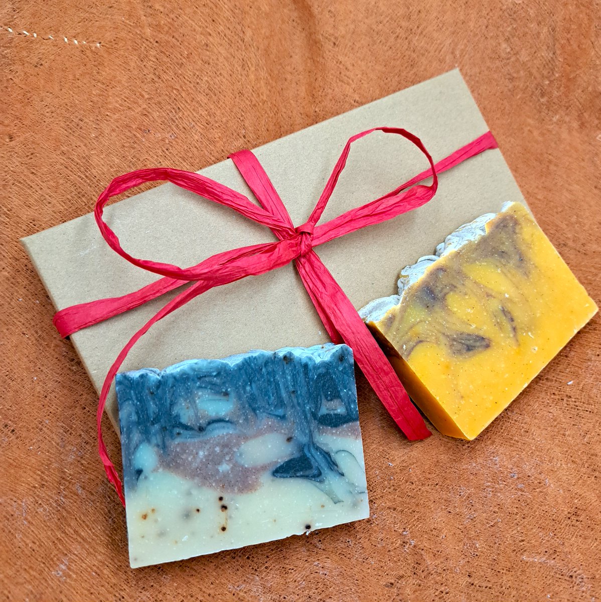 AfriArtisan's tweet image. Orange, Cinnamon and Spice Natural Soap Wellness Gift Box Gift Wrapped with Barkcloth

afriartisan.etsy.com/listing/161652…

#HandmadeHour #giftforhome #homedeco #Gift #SocEnt #SEO #craft #onlinecraft #etsysale #etsygifts #UKGiftHour #shopsmall #shopindie #Soap #Barkcloth #Natural #Beauty