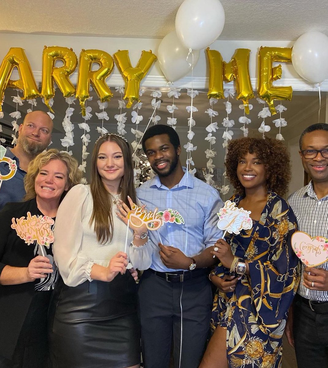 LAMODEMAGAZINE2's tweet image. We extend sincere congratulations to @Omonioboli on the engagement of her son. The entire LA Mode magazine team shares in the joy and celebration. ❤️

#LaModespot #LaModemag