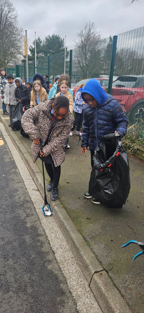 marys_rc's tweet photo. A wonderful Welly Wednesday for Blwyddyn 3/4.
We explored our environment and designed how we could make improvements.
We also went on a litter pick to improve our local area and completed a litter survey. #Ecowarriors
#Collectingdata
#Lightsout
#Improvingourlocalenvironment https://t.co/TYAaQXzYWN