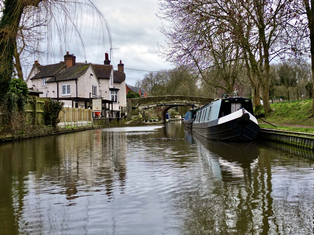 spj1958's tweet image. All quiet on @ShropshireUnion #gnosall #lifesbetterbywater #mini3pro #loveukweather