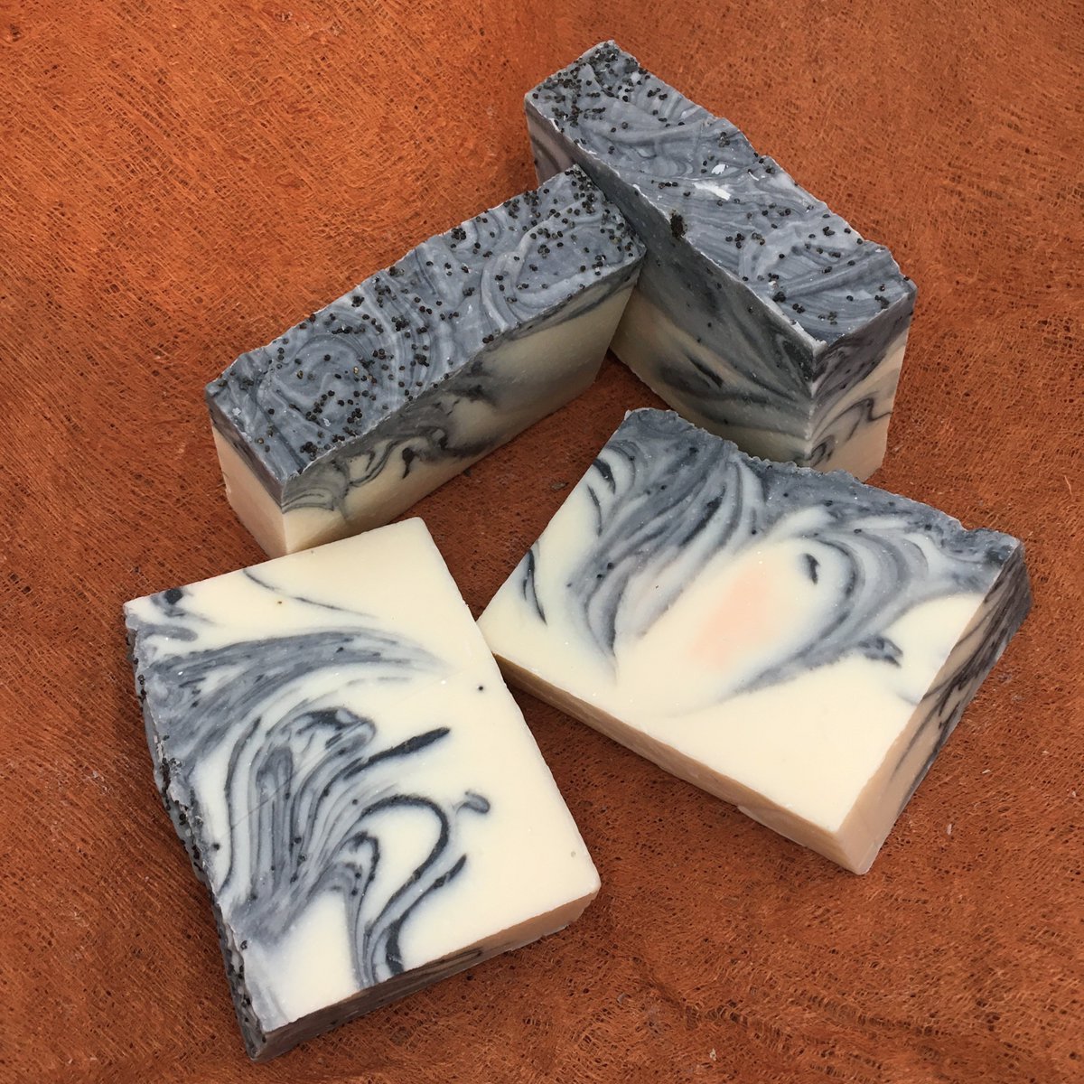 AfriArtisan's tweet image. Minty Spa Natural Handmade Soap Bar Gift Wrapped with Barkcloth

afriartisan.etsy.com/listing/163062…

#HandmadeHour #giftforhome #homedeco #Gift #SocEnt #SEO #craft #onlinecraft #etsysale #etsygifts #UKGiftHour #shopsmall #supportsmallbusiness #shopindie #Soap #Barkcloth #Natural #Beauty