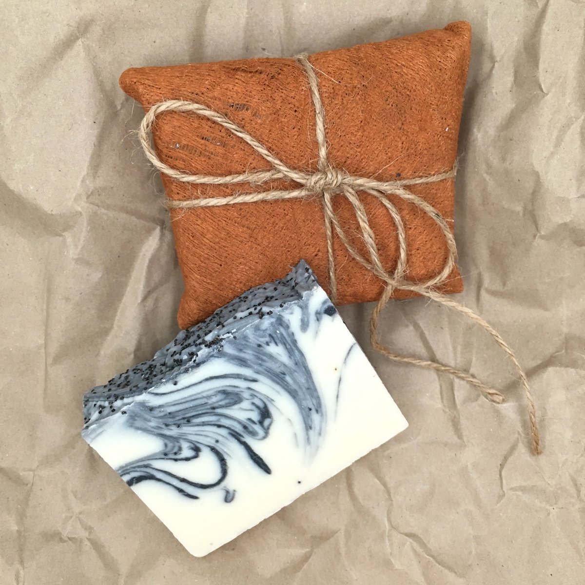 AfriArtisan's tweet image. Minty Spa Natural Handmade Soap Bar Gift Wrapped with Barkcloth

afriartisan.etsy.com/listing/163062…

#HandmadeHour #giftforhome #homedeco #Gift #SocEnt #SEO #craft #onlinecraft #etsysale #etsygifts #UKGiftHour #shopsmall #supportsmallbusiness #shopindie #Soap #Barkcloth #Natural #Beauty