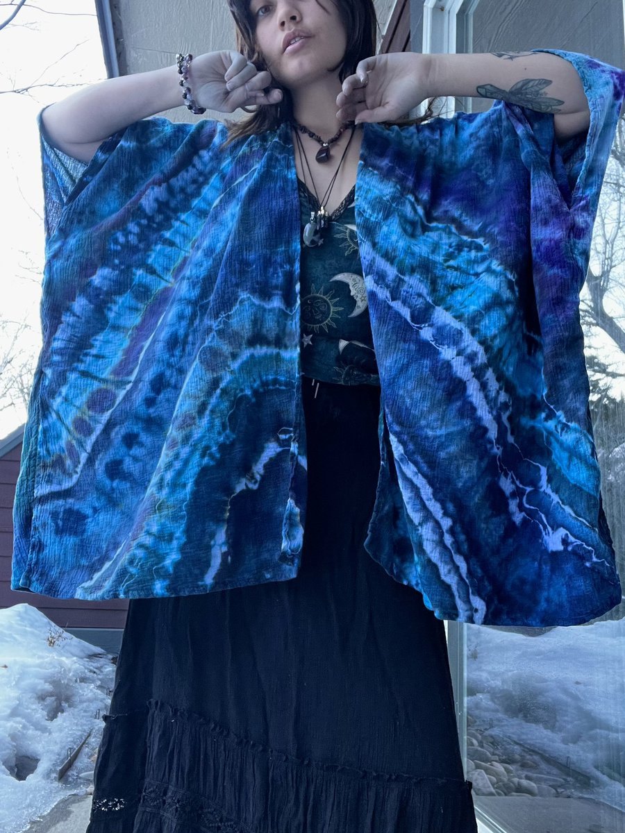 NEW organic cotton kimono 💙✨ more coming soon - what other colors do you want to see? this one is currently available - 🔗 in bio to shop! 💫