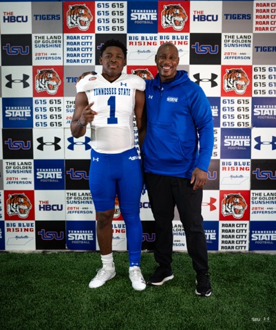 CoachC813's tweet photo. Tennessee State.....MUP Boyz everywhere..(Middleton HS football)... @MHSFootballFL
@CoachC813 @BalloonJoshua @coachreece813 @MHSTigersABC ....big visit @WilsonMatt_11 ..... https://t.co/bNSKzaIsj3