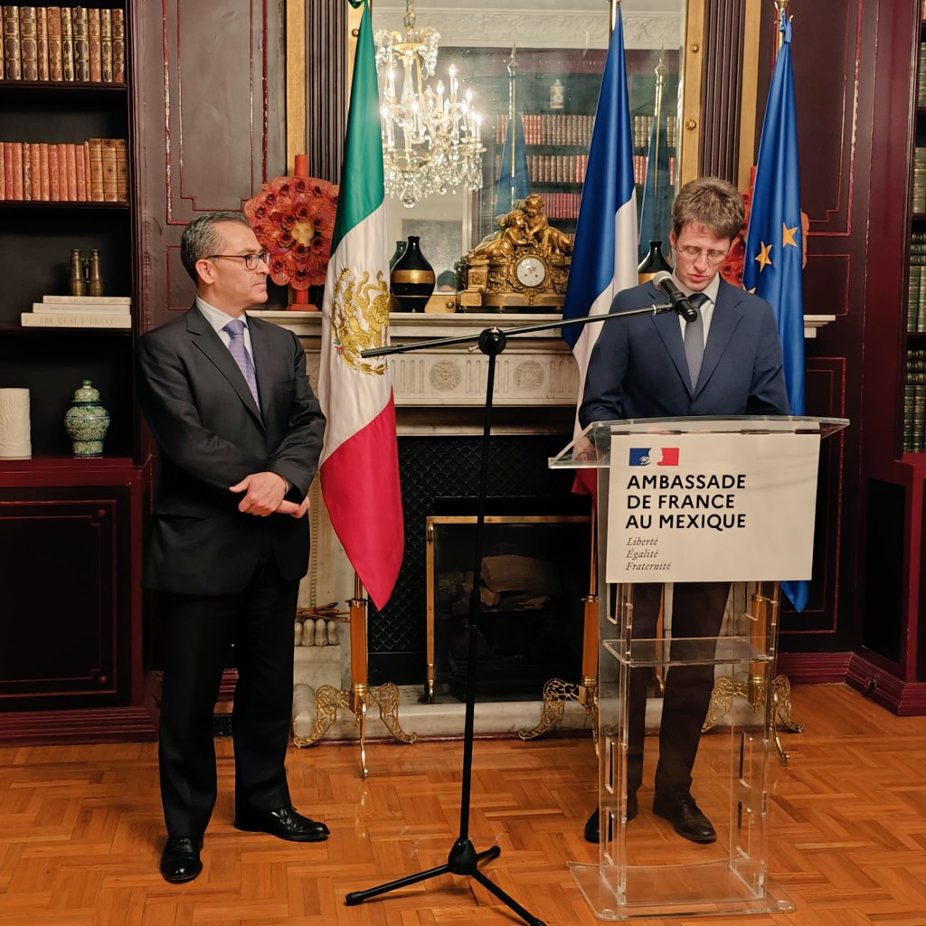 juanrh2ius's tweet photo. Ayer, la Asociación Ex ENA México firmó Carta de Intención con la Embajada de Francia en México para fortalecer la cooperación y el compromiso por la profesionalización y las buenas prácticas gubernamentales entre 🇲🇽 y 🇲🇫  (1/2) https://t.co/Q3OH20tfMN