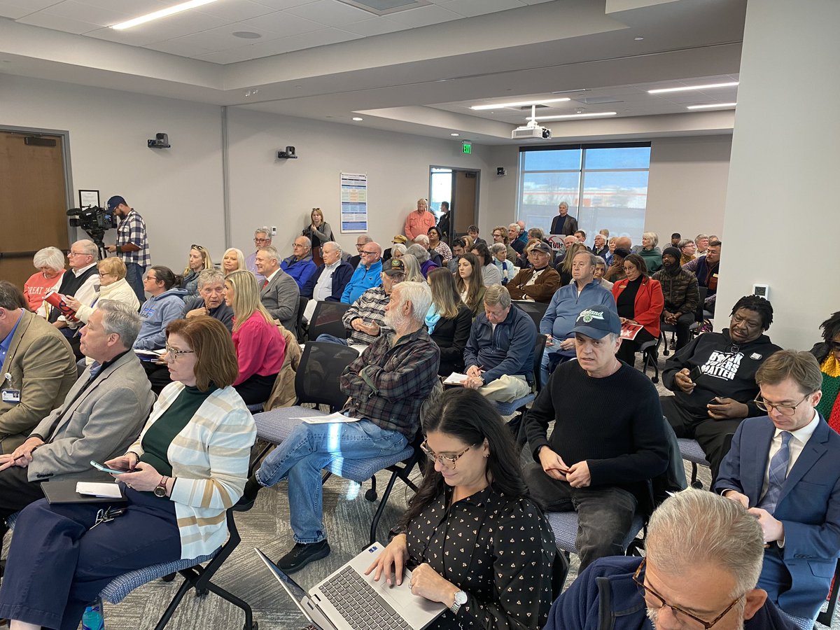 sydbouchelletv's tweet photo. It’s a full house at the Wilmington Metropolitan Planning Organization ahead of the board’s vote on whether or not to look into a toll option for funding the replacement of the Cape Fear Memorial Bridge. https://t.co/MhaXjKJrfg