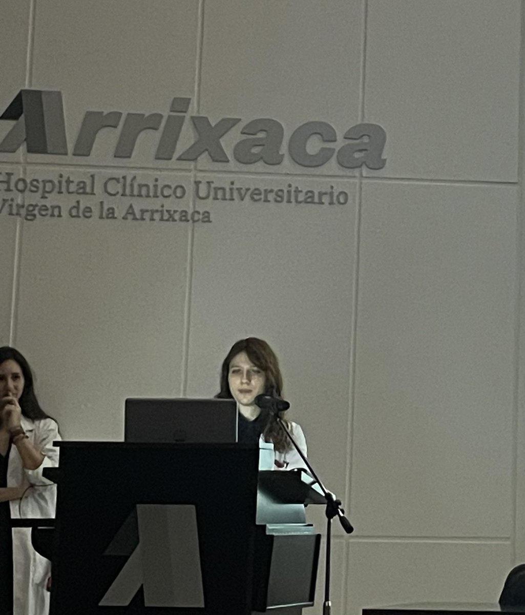 LabArrixaca's tweet image. Nuestra R3 Ana Cerón esta mañana en la Sesión General “Asesoramiento Genético en Cáncer de Próstata” para explicar el rol del Laboratorio de Genómica del @LabArrixaca.
Más de 20 años haciendo Genética desde la especialidad de Análisis Clínicos. 👨🏻‍🔬🧬
@AreaUnoArrixaca
@Murciasalud
