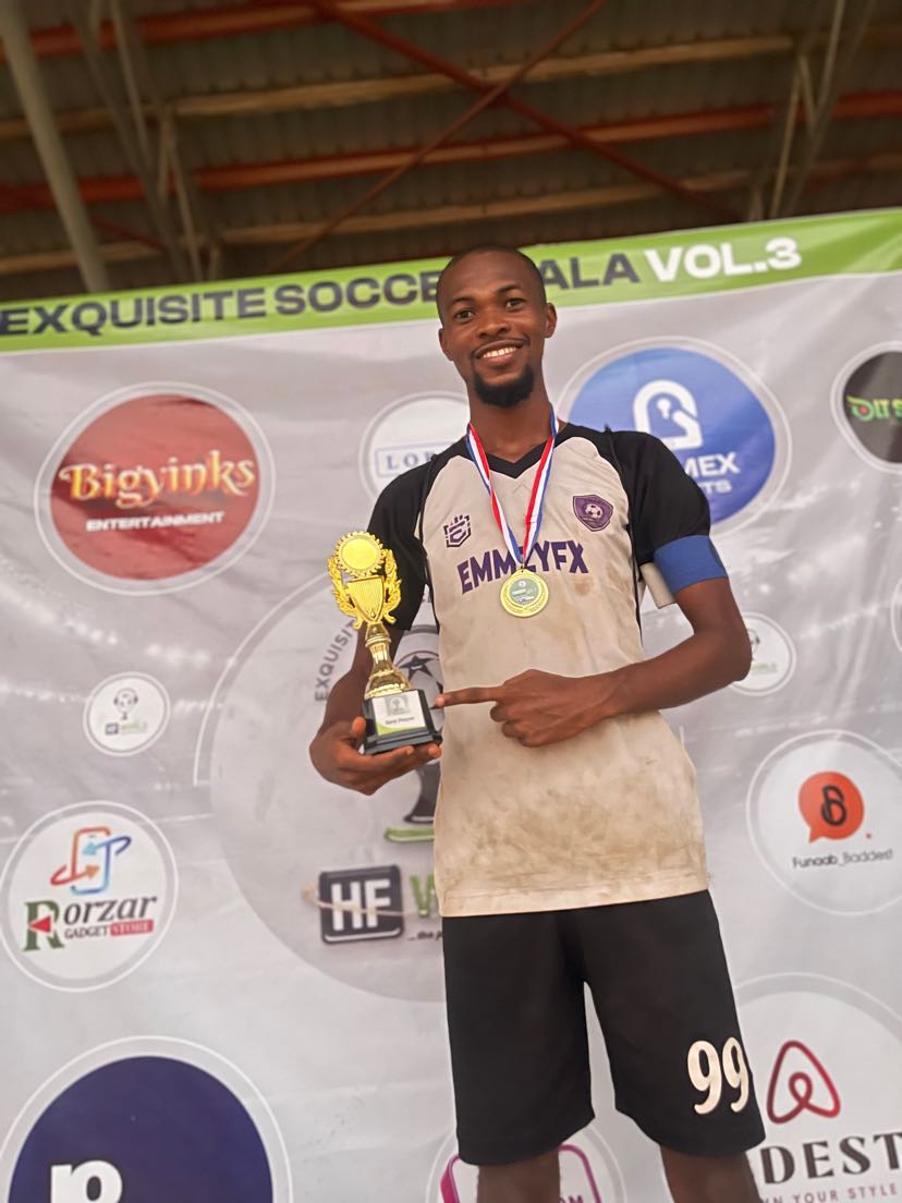 hfworld_'s tweet photo. Player of the tournament. 🏆 🏅

@Classicadez01 Adez of @SMART_FC_21 FC

🎮 Five games
🚫 Three clean sheets
⚽️ One crucial semi final goal

The center back stood tall like a legend he is and as captain of the side, led by example to help retain their title.

#ESGvol3 #FUNAAB https://t.co/LC0UjYF1eh