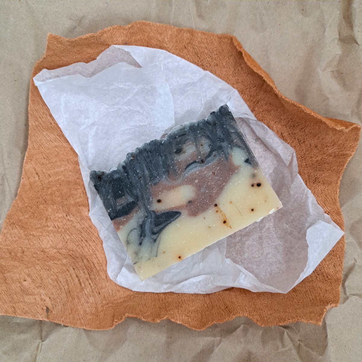 AfriArtisan's tweet image. Sweet &amp;amp; Spicy Coffee Natural Handmade Soap Bar Gift Warapped with Barkcloth

afriartisan.etsy.com/listing/162971…

#HandmadeHour #giftforhome #homedeco #Gift #SEO #craft #onlinecraft #etsysale #etsygifts #UKGiftHour #shopsmall #supportsmallbusiness #shopindie #Soap #Barkcloth #Natural #Beauty