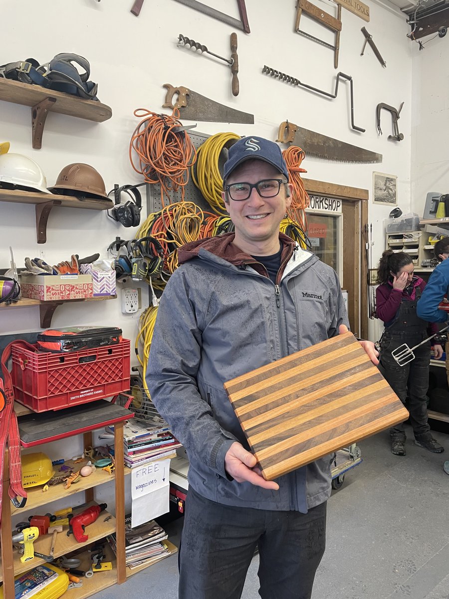 SeattleREconomy's tweet image. Turner Gutmann stopped by to show off an awesome cutting/serving board he made with NESTL tools! 🍽

Thank you to our volunteer, Jaime, for capturing this for us!

#toollibrary #DIY #DIYcooking #woordworkingproject #DIYwoodwork #DIYwoodworking