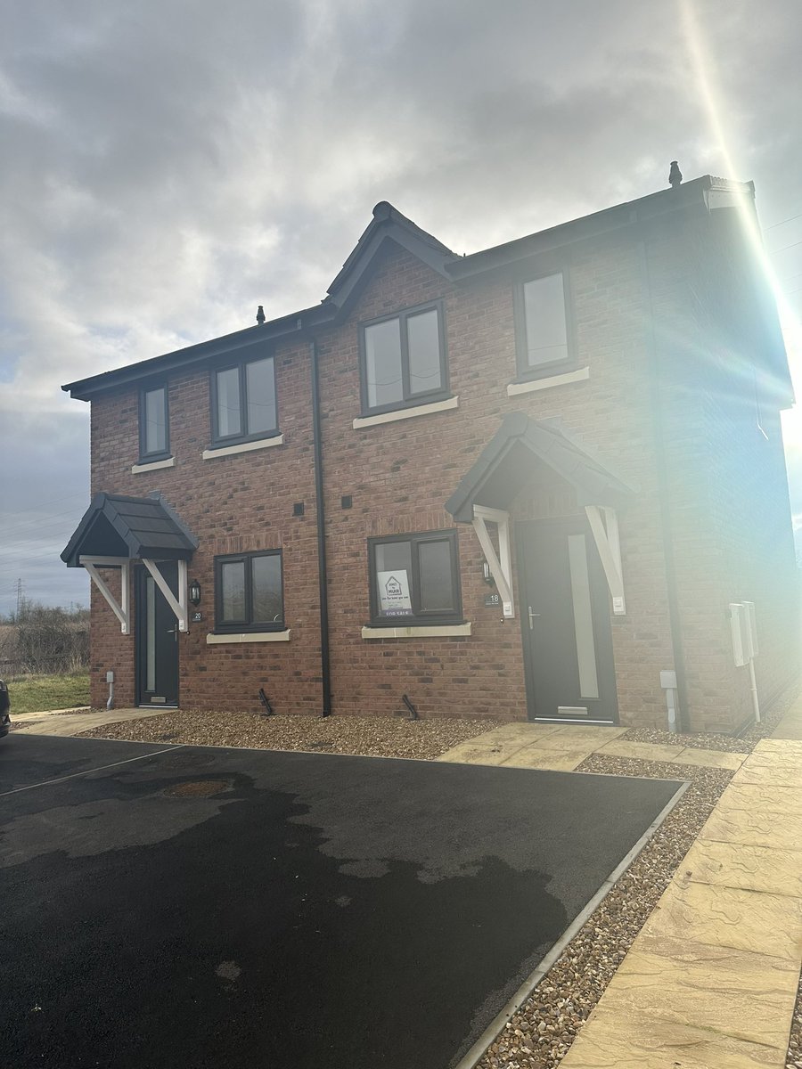 AnnetteW_Muir's tweet photo. 🏠Delighted to take handover of these gorgeous properties at Pear Tree Farm, Saughall today - and all reserved 🫶 some very lucky residents🥰🏠 https://t.co/Sd3FpfKRt4