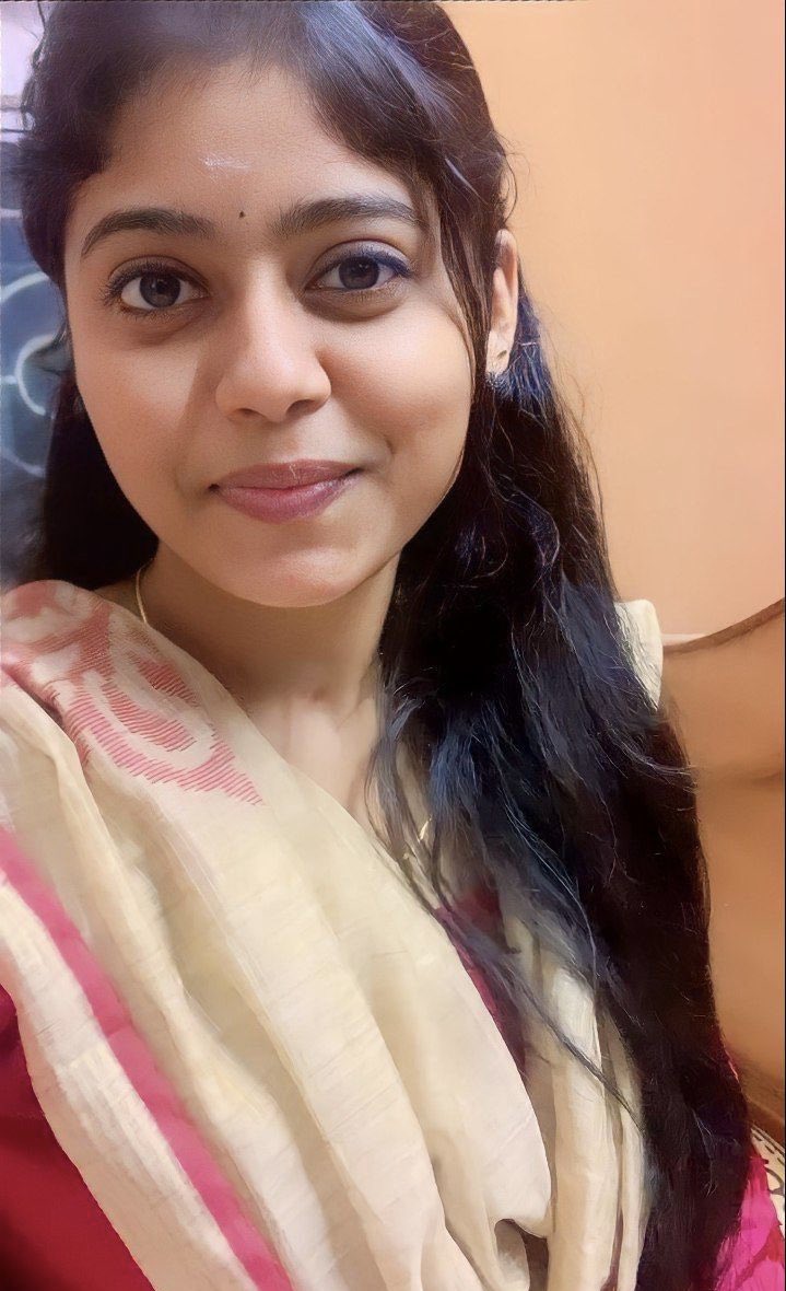 SeethaMuth8625's tweet photo. இவள் நேம் நேகா இவள் ஒரு பாடங்கு ஊர் திருச்சூர் ஏரியா வயது 21 https://t.co/gimHXJ2PqE