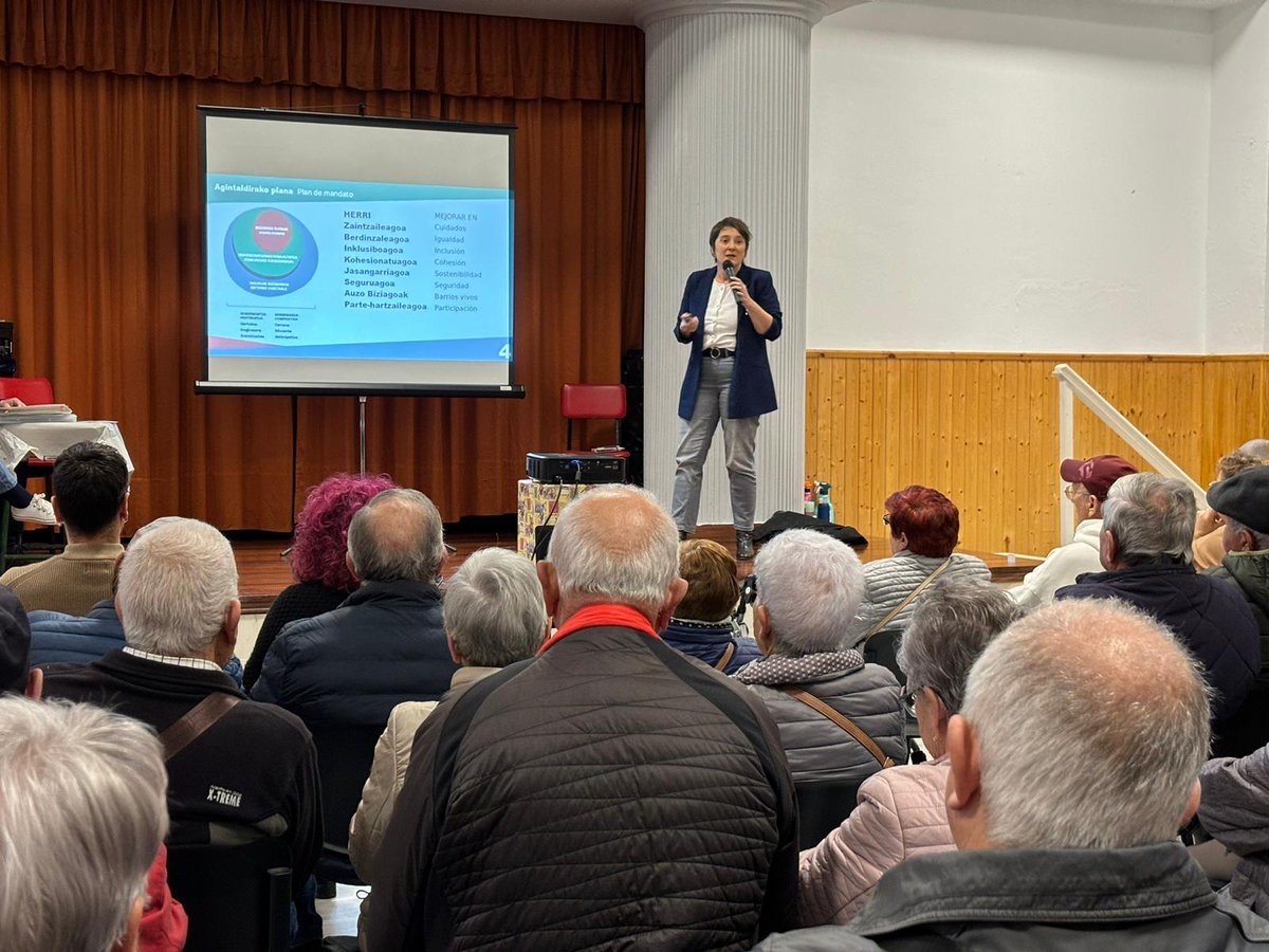 AizpeaOM's tweet photo. Eskerrik asko #Beraun! Ha sido un placer.
Entre todas y todos seguiremos trabajando por un barrio más vivo, amable, accesible y conectado.
Hurrengo hitzordua #Olibet|en dugu, datorren astelehenean (otsailak 5). Bertan ikusiko dugu elkar! https://t.co/0Q2cQPyRhS