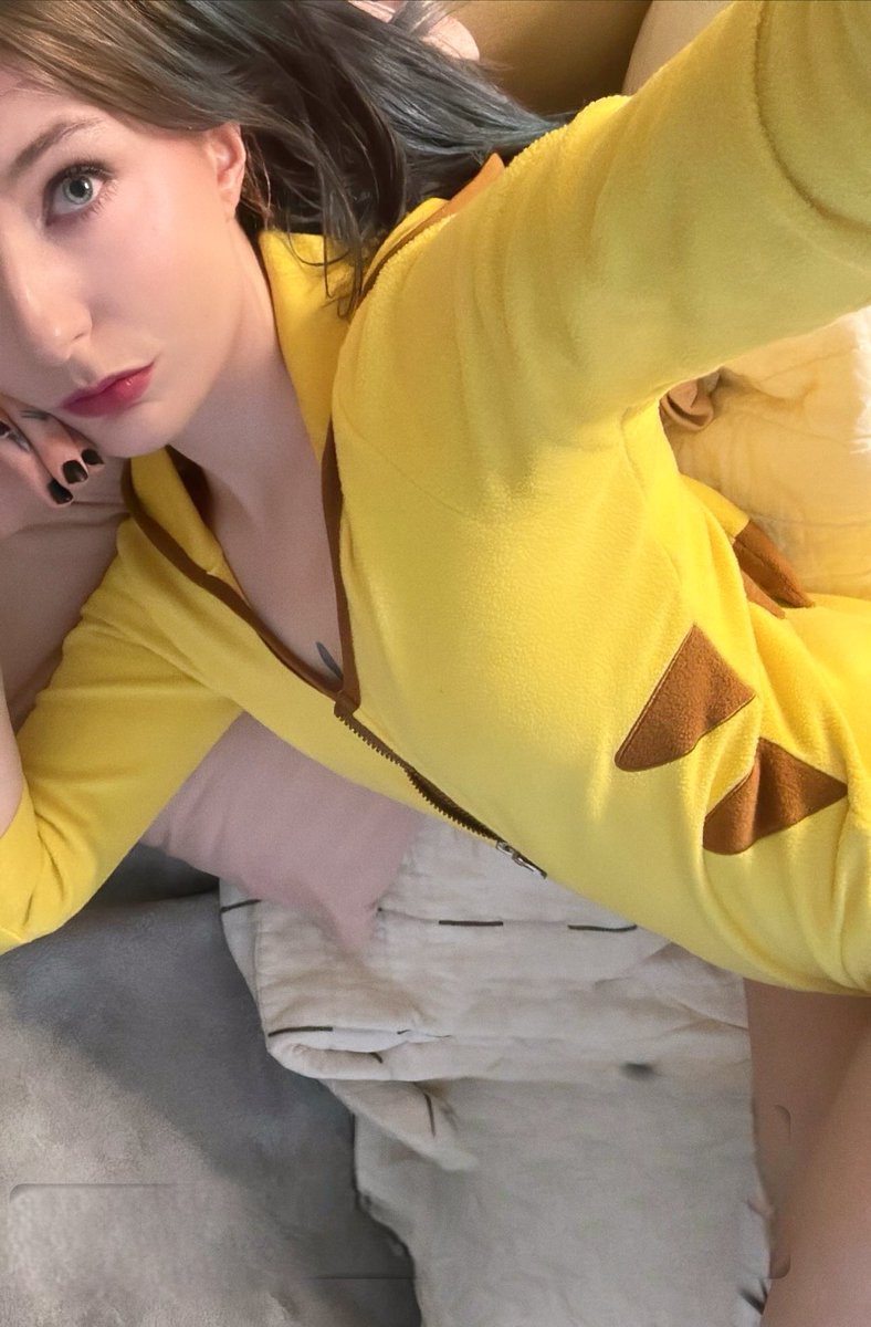 LillyTheFay's tweet photo. Can someone come take care of me 🤧🤒 https://t.co/jcEhr8Z3qg