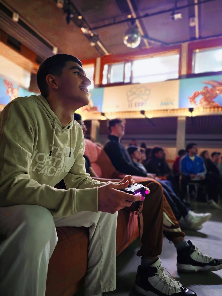 KbirdOfficiel's tweet photo. Flashback de l'événement "Le Game"
📍 Csc Bourdonnette
⏰️ 27 et 28 janvier 2024
📸 Nyaxy Mina
#kbirdevent #kbird #gaming #retrogaming #lausanne #tournoi #tekken https://t.co/P9Q1xG8rSq