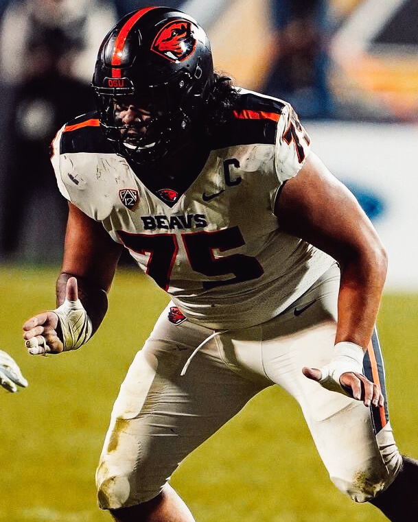 PFF_College's tweet image. Oregon State OT Taliese Fuaga last season:

🦫 351 Pass Block Snaps
🦫 Zero Sacks Allowed
🦫 90.9 Run Block Grade