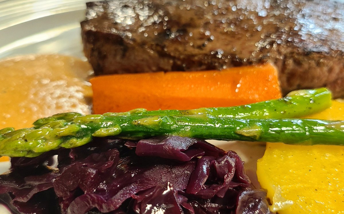 Nest_Nanaimo's tweet photo. We open at 430pm today! We look forward to serving you! #nananimo #dinnerservice #vanisleallsmiles https://t.co/uDAurqzwoE
