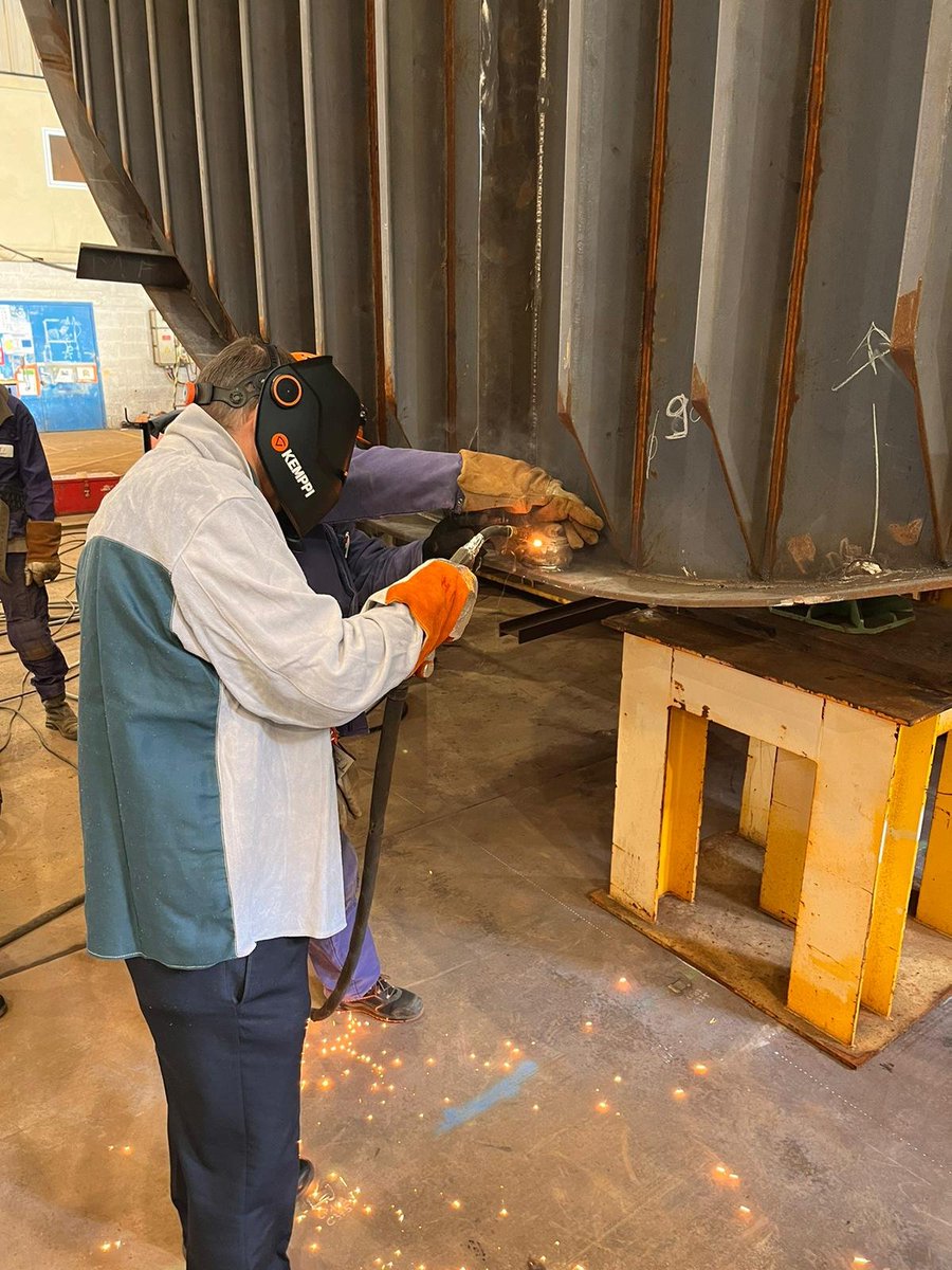 COM_BelgianNavy's tweet photo. Yesterday the Belgian Navy celebrated in Concarneau the keel laying of the BNS Brugge, the 3rd Belgian rMCM Vessel that enters production. A very modern ship, but as naval tradition demands a coin was welded on the keel.⚓️🌊 https://t.co/2Dphn8y508