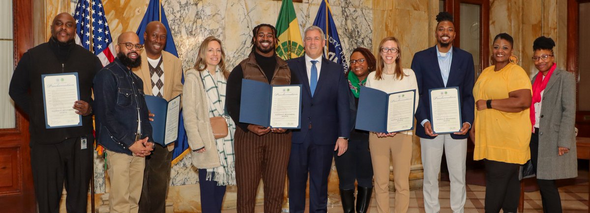 Mentors help our youth make wise decision and achieve success. Today, I joined Mayor @RealMalikEvans to celebrate National Mentorship Month and recognize organizations like @BBBSROC, Compeer, the HIVE & the Monroe County Youth Bureau. monroecounty.gov/news-2023-01-3…
