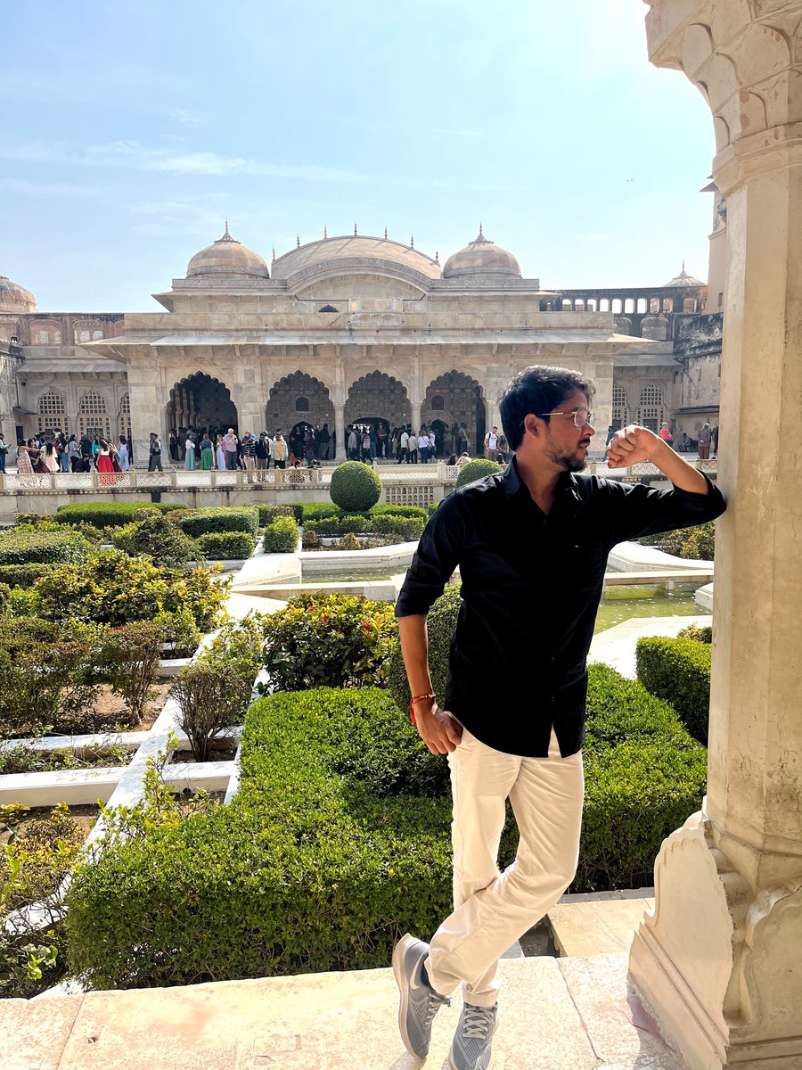 StockTalk007's tweet photo. Marveling at the intricate details of Jaipur's architecture 🏰 #ArchitecturalWonders #FoodieAdventures #Jaipur #Royal #RoyalHeritage https://t.co/limIOKIzRt