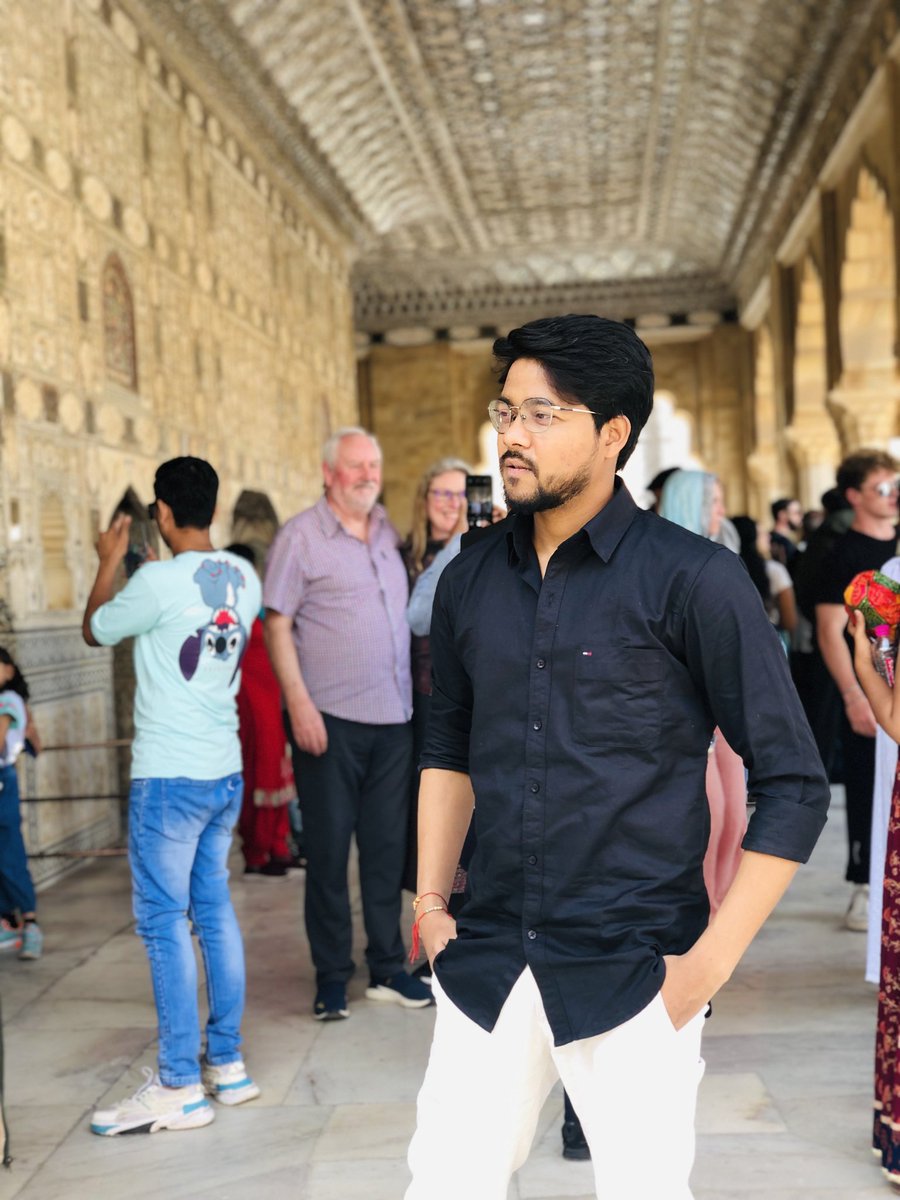 StockTalk007's tweet photo. Marveling at the intricate details of Jaipur's architecture 🏰 #ArchitecturalWonders #FoodieAdventures #Jaipur #Royal #RoyalHeritage https://t.co/limIOKIzRt