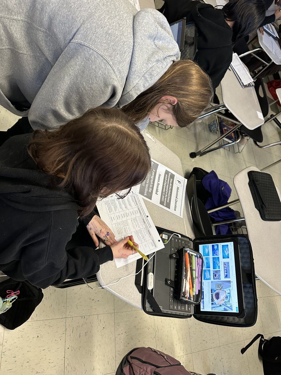 brewerSS_nikki's tweet photo. Working on evaluating sources today. Working in groups to evaluate strengths and weaknesses of sources when answering historical questions. @WSFCS_SS Thanks @JillWebs for the resources https://t.co/Ha6yuVYo4Y