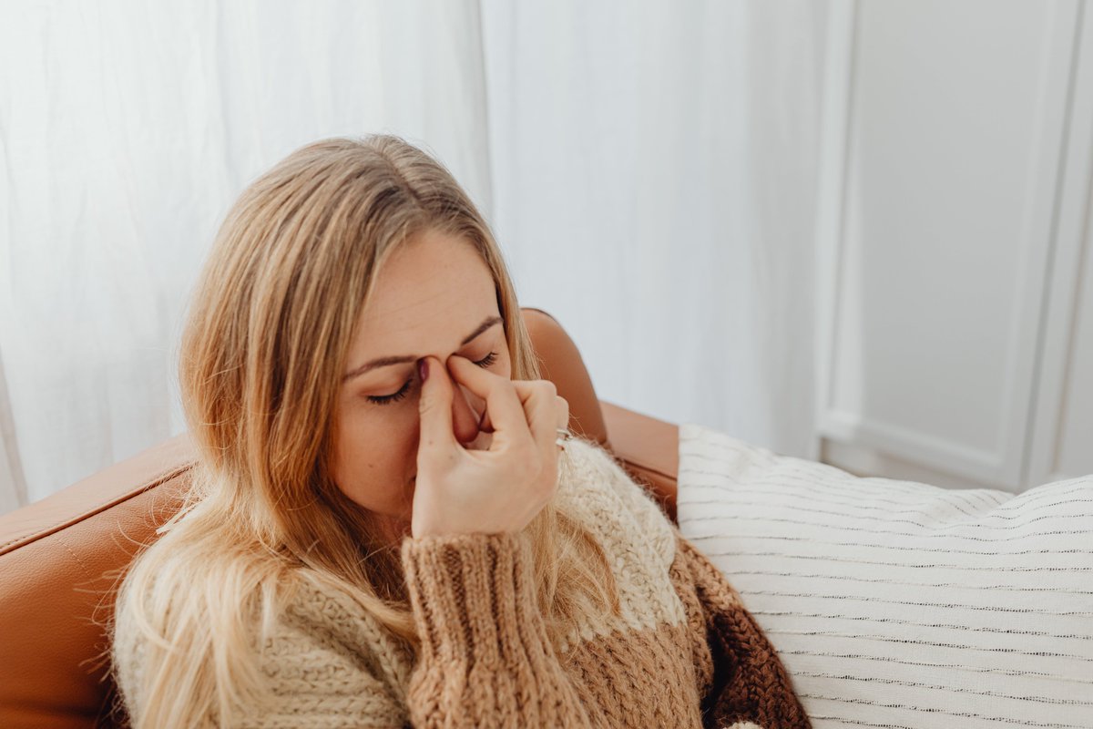 rollinwithliz's tweet image. Does weather change trigger your sinus headaches? You&apos;re not alone.  What do you do about them (besides medications)? #SinusPain #WeatherShifts #sinusproblems #weatherwoes #headachehacks #migrainematters  Photo by Karolina Grabowska from Pexels