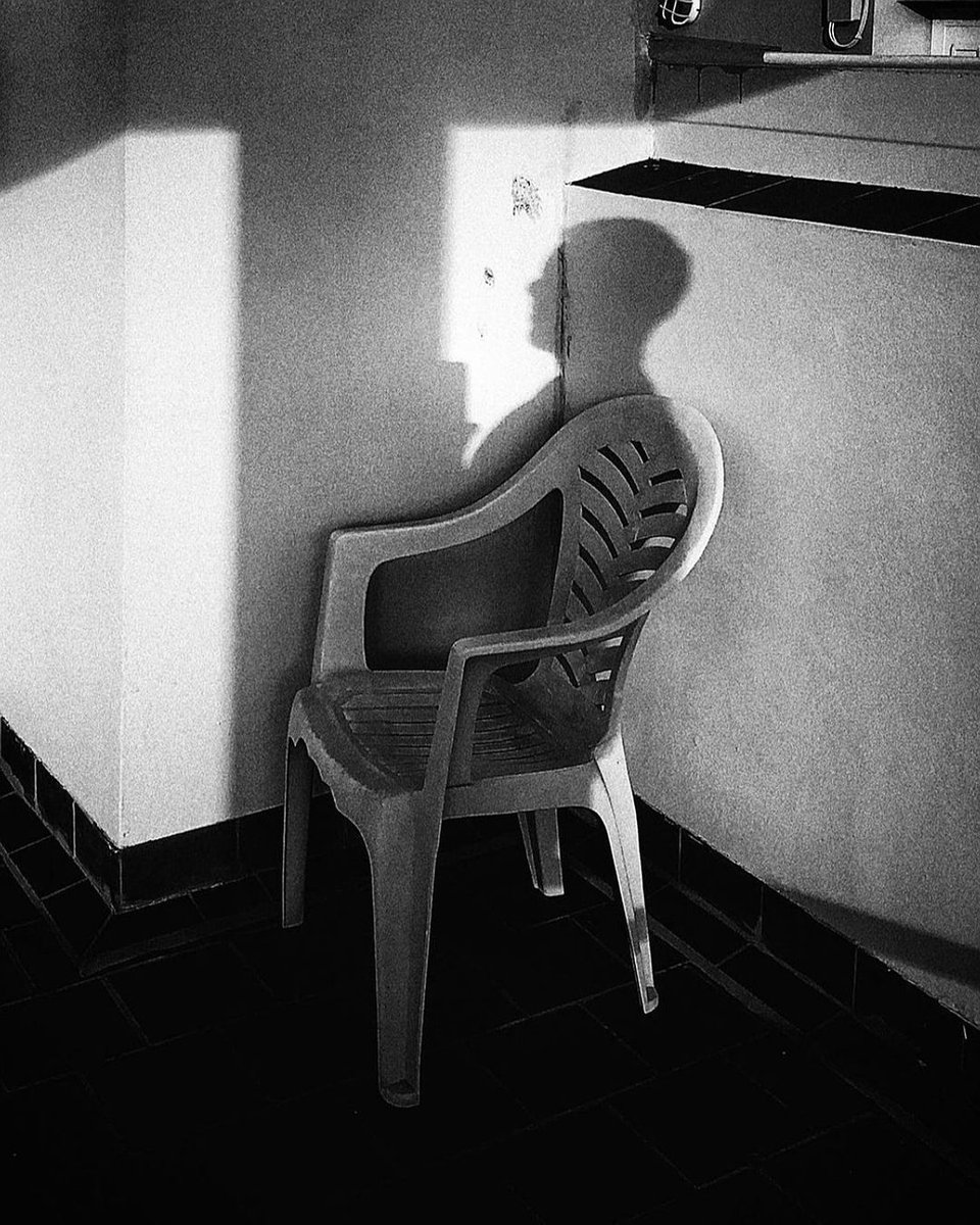 fubiz's tweet photo. Wonderful Shadow Art 📷 by @dodafoto 
#art #shadow #bnw #man https://t.co/ZCdBy3BxTc