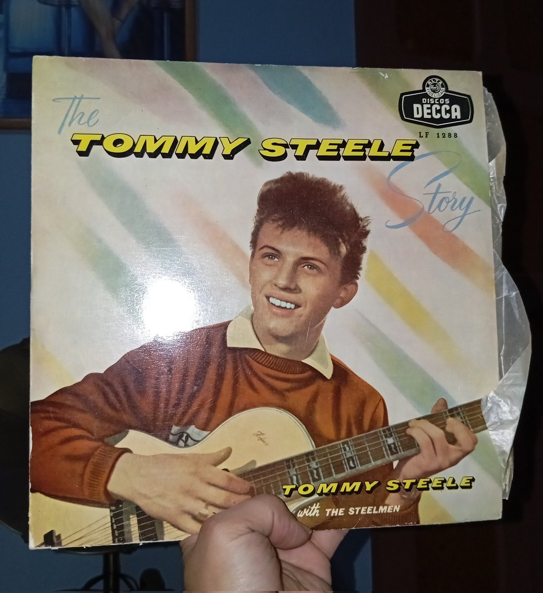 Hoy me llegó este Lp de 10 pulgadas edición española de Tommy Steele, y aunque me viene sin fecha, no sería de extrañar que haya sido el primer disco de rock and roll de larga duración editado en nuestro país.#rock #tommysteele #historiadelrock #Musica #oldies #inolvidables