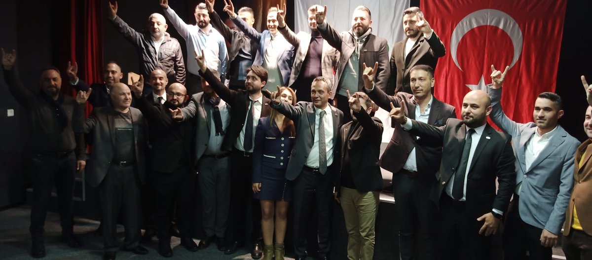 Bölünme kabul etmez, kutsal bir bütün halinde Büyük Türkiye'yi yeniden inşa edeceğiz...

Başbuğ Alparslan TÜRKEŞ
@ittifak_GM <a href="/MRemziSolak/">Mustafa Remzi Solak</a> <a href="/metingoztas1903/">Metin Göztaşı</a> <a href="/Hasanfabbas2/">Hasan f abbas</a> <a href="/DrSinanOgan/">Dr. Sinan Oğan</a> #oangeliyor