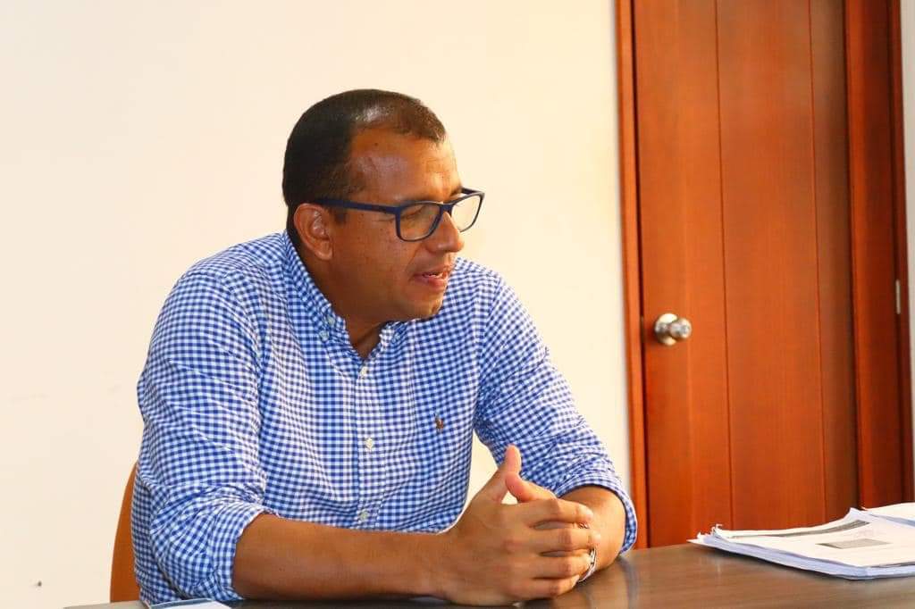 CAPTURLOSRIOS's tweet image. Alcalde de Montalvo Eduarodo Troncoso y Wimper Romero coordinando acciones para poder  potenciar a Montalvo y sus atractivos, invitando a turistas nacionales y extranjeros, que disfruten de la belleza natural y hospitalidad de nuestra gente Montalvina.🏞️🛖☕️🍴🏔️🇪🇨 @RVTSatelital