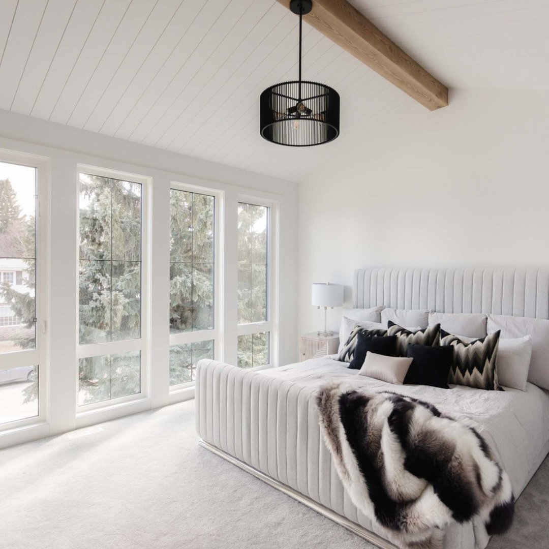 Embrace the cozy charm of every season from the warmth of your bedroom! Large windows can surely make every morning a breathtaking retreat.☁️

🏠 Justin Gray Homes

#Durabuilt #AllAboutYou #windowsanddoors #interiordesign #architecture #modernhomes #homedesign #homeinspo #bedroom