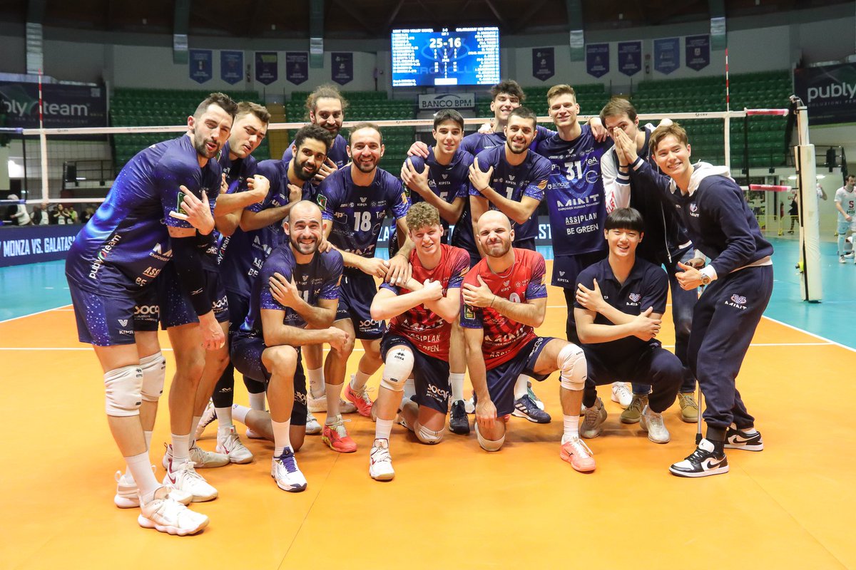VeroVolley's tweet photo. 🤕😅✅
𝐇𝐔𝐆𝐄 WIN FOR THE GUYS! 👊🏻

#ForTheLoveOfTheGame 💙 #CEVChallengeCupM https://t.co/p9bxhBiuFK