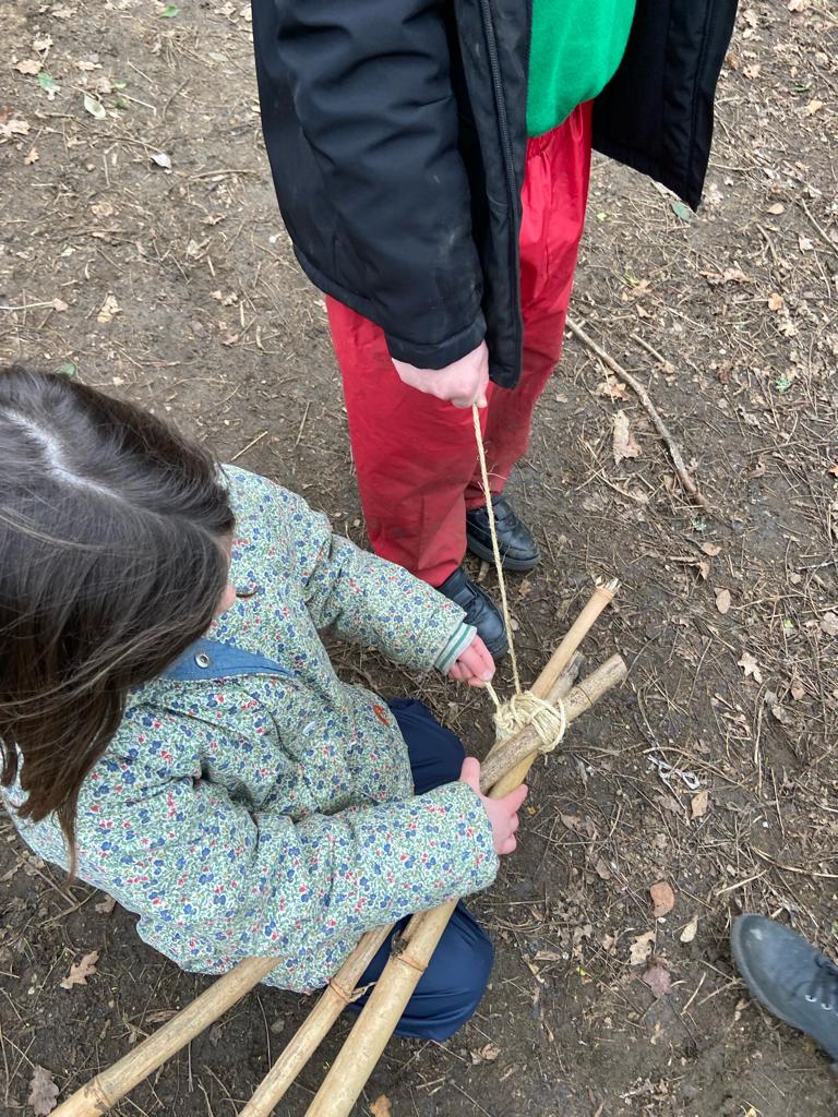 YR using tools in our woodland area. Very competent! Developing motor and social skills @ActiveSurrey @Artsmarkaward @EarlyExcellence @EYFSF @ForestSchools #forestschool #EYFS #YR #outdoorlearning #creativecurriculum #Wellbeing
