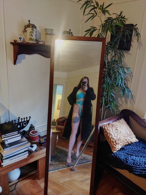 Your addiction to findom brats grows stronger every day, and I'm here to exploit it. 💘 https://t.co/